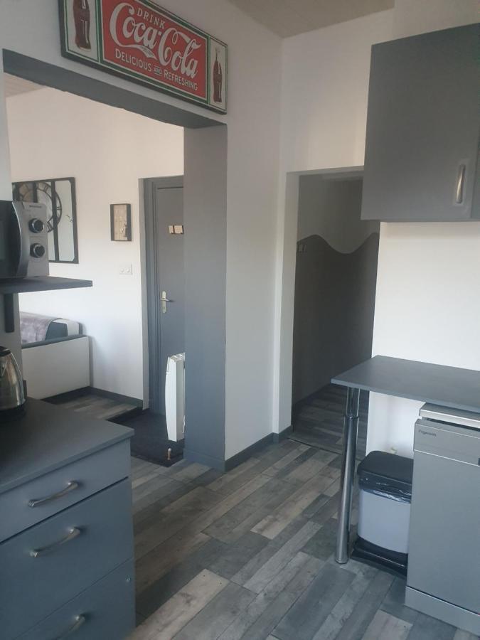 דירות לה בורבול Bienvenue Chez Les Ch'Oups Le Loft 50 M2 מראה חיצוני תמונה